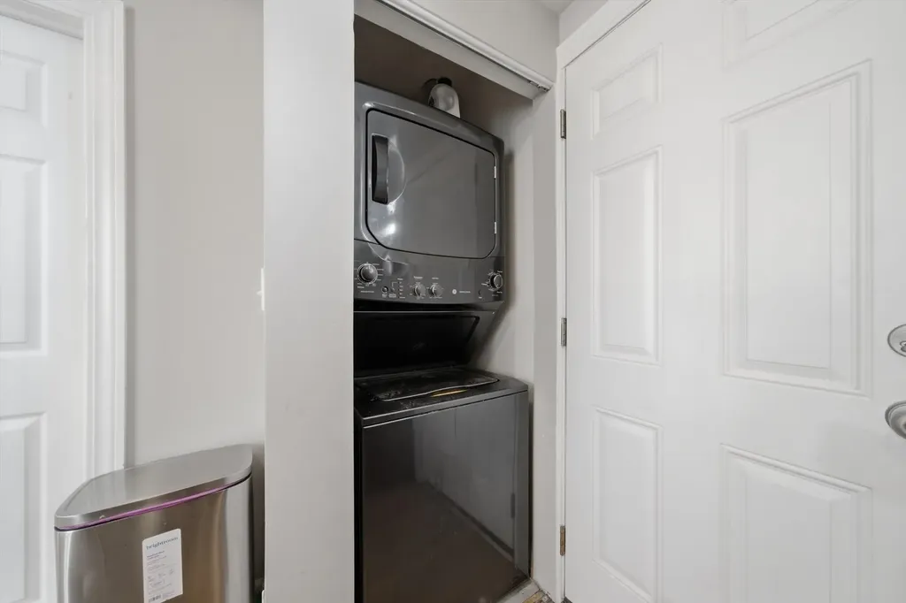3358 West Hutchinson Street Chicago IL 60618