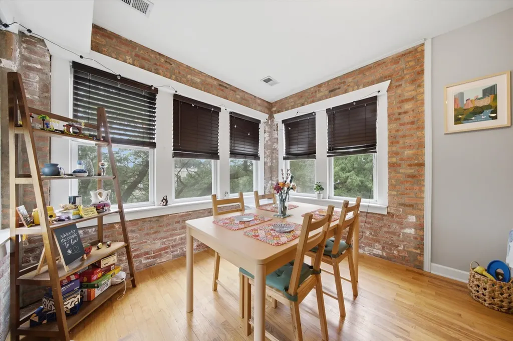 3358 West Hutchinson Street Chicago IL 60618