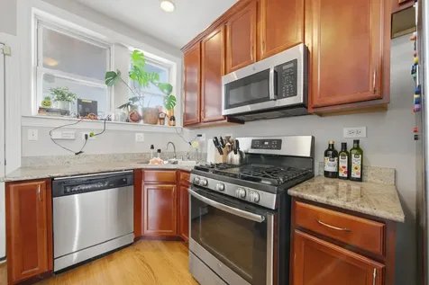 3358 West Hutchinson Street Chicago IL 60618