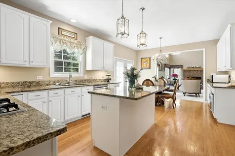 8709 Shade Tree Circle Crystal Lake IL 60014