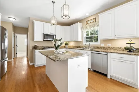 8709 Shade Tree Circle Crystal Lake IL 60014