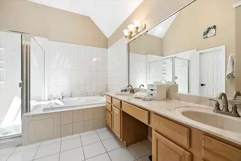 8709 Shade Tree Circle Crystal Lake IL 60014