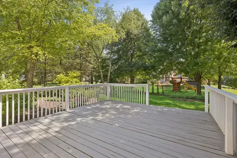 8709 Shade Tree Circle Crystal Lake IL 60014
