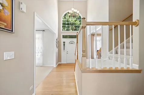 8709 Shade Tree Circle Crystal Lake IL 60014