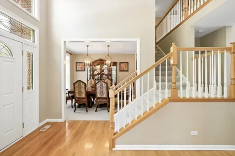 8709 Shade Tree Circle Crystal Lake IL 60014