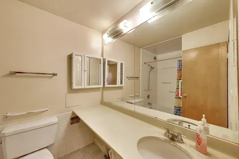 8809 West Golf Road Niles IL 60714