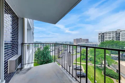 8809 West Golf Road Niles IL 60714