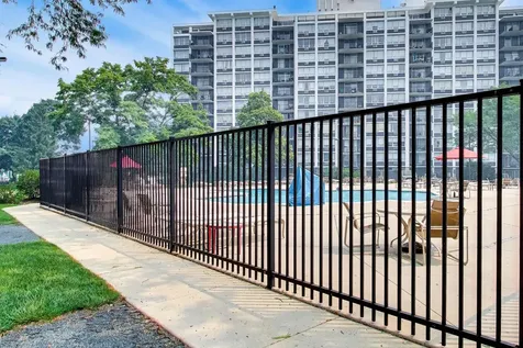 8809 West Golf Road Niles IL 60714