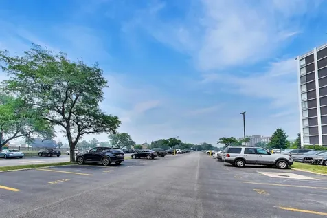 8809 West Golf Road Niles IL 60714