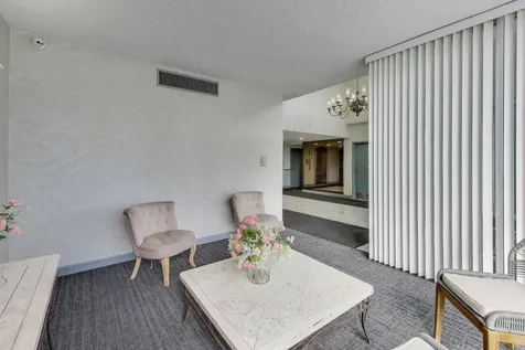 8809 West Golf Road Niles IL 60714