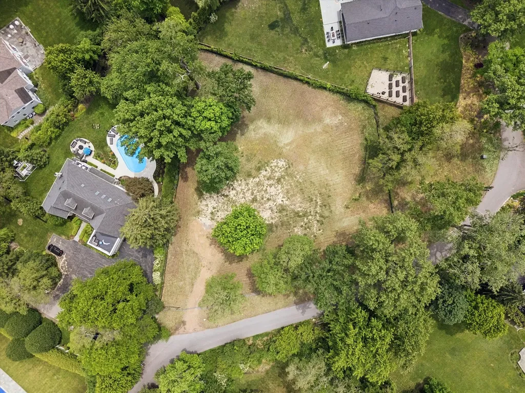 61 Woodley Road Winnetka IL 60093