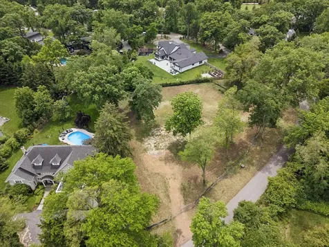 61 Woodley Road Winnetka IL 60093