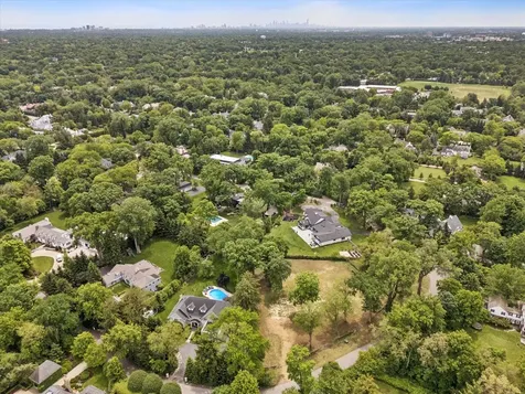 61 Woodley Road Winnetka IL 60093