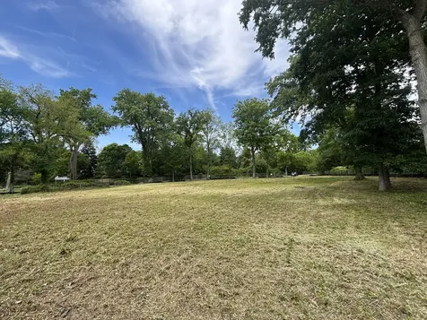 61 Woodley Road Winnetka IL 60093