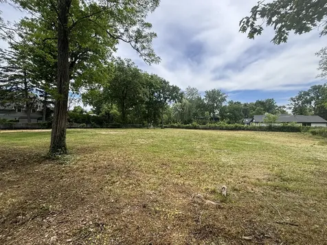 61 Woodley Road Winnetka IL 60093