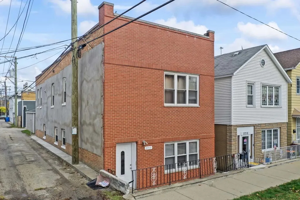 2713 South Crowell Street Chicago IL 60608