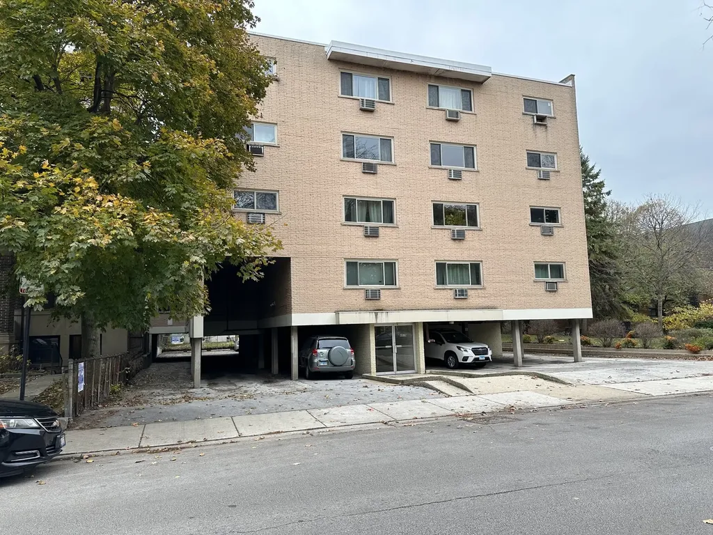 4939 South Dorchester Avenue Chicago IL 60615