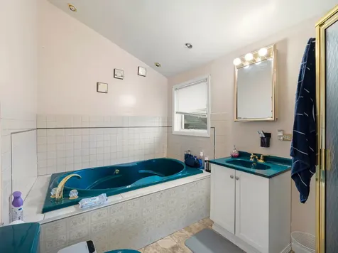16W583 2ND Court Bensenville IL 60106