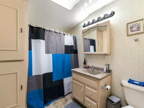 16W583 2ND Court Bensenville IL 60106