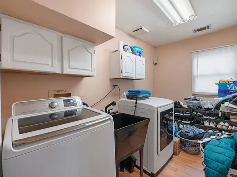 16W583 2ND Court Bensenville IL 60106