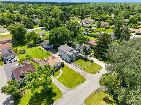 16W583 2ND Court Bensenville IL 60106