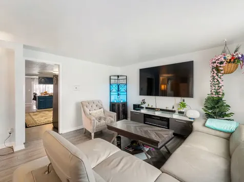 16W583 2ND Court Bensenville IL 60106