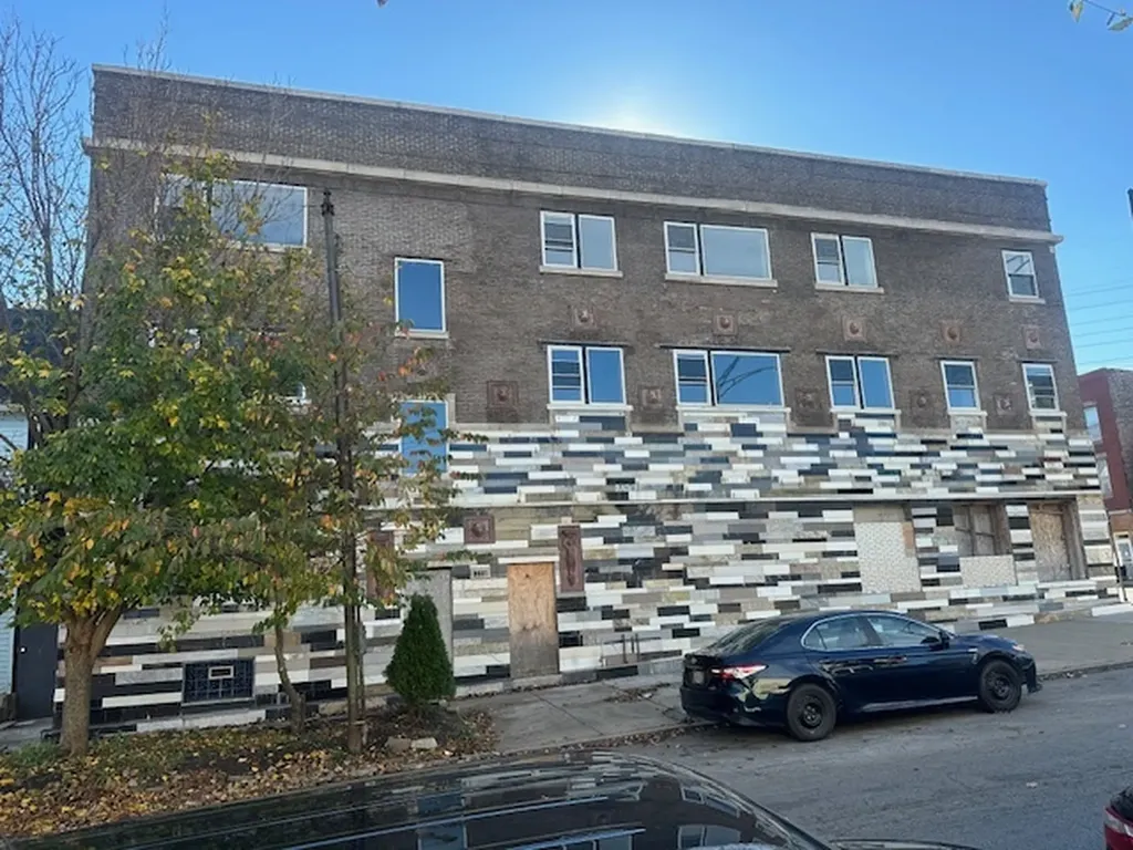 9901 South Ewing Avenue Chicago IL 60617