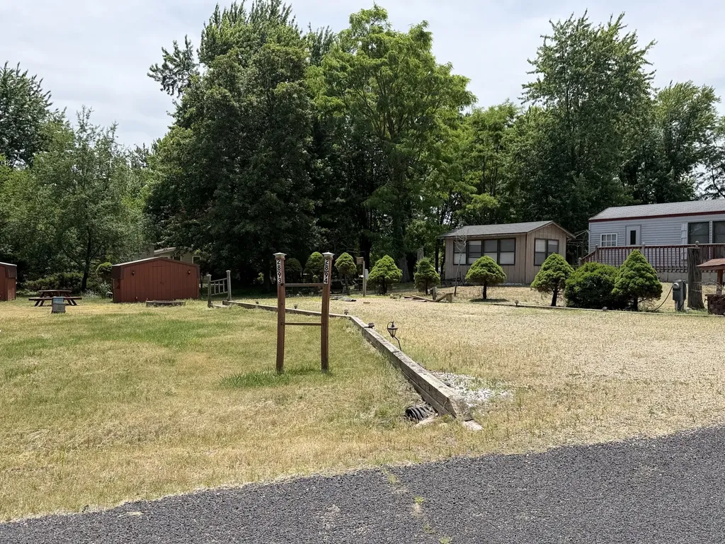 28/94 Woodhaven Lakes Sublette IL 61367