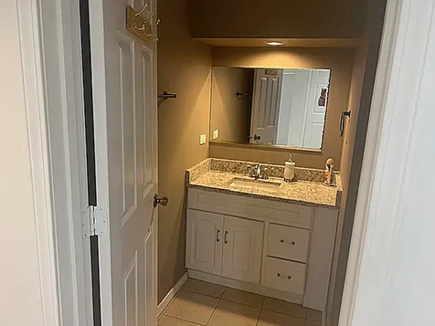 250 Crozier Drive Grayslake IL 60030
