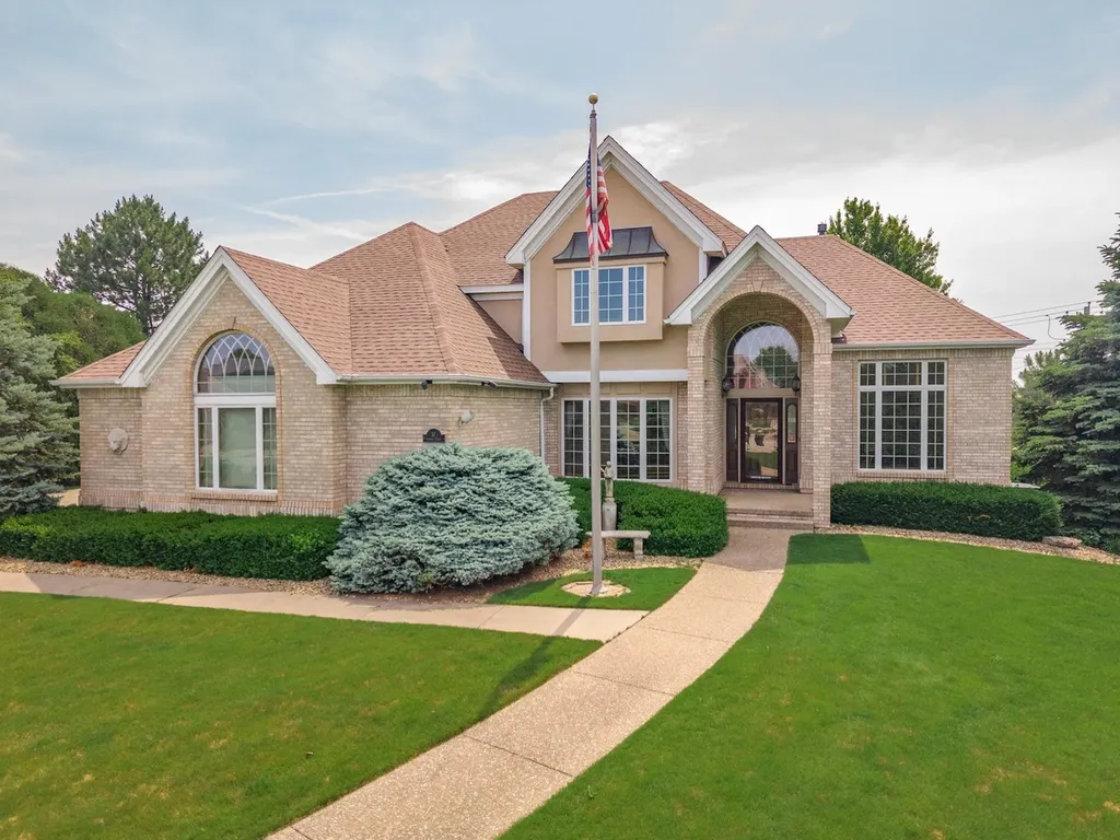 17 Smokey Court Bloomington IL 61704