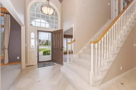 17 Smokey Court Bloomington IL 61704
