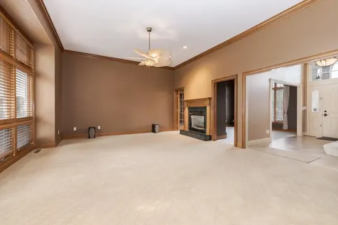 17 Smokey Court Bloomington IL 61704