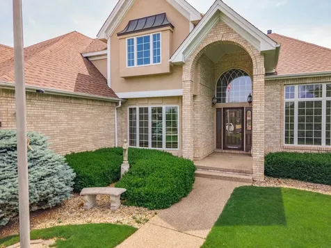 17 Smokey Court Bloomington IL 61704