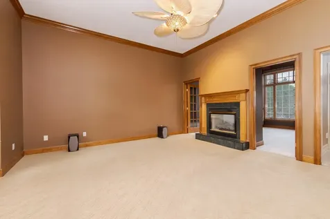 17 Smokey Court Bloomington IL 61704