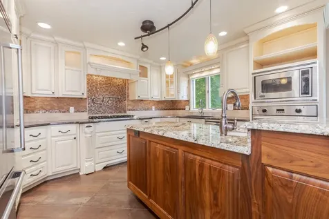 17 Smokey Court Bloomington IL 61704