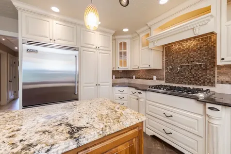 17 Smokey Court Bloomington IL 61704