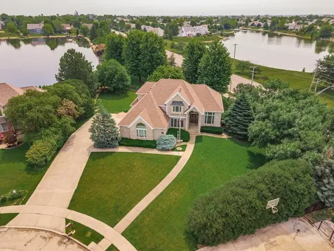 17 Smokey Court Bloomington IL 61704