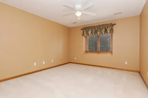 17 Smokey Court Bloomington IL 61704
