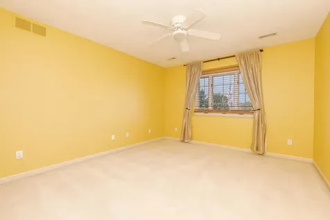 17 Smokey Court Bloomington IL 61704