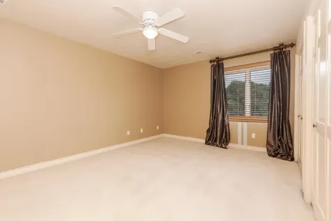 17 Smokey Court Bloomington IL 61704