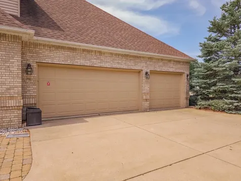 17 Smokey Court Bloomington IL 61704