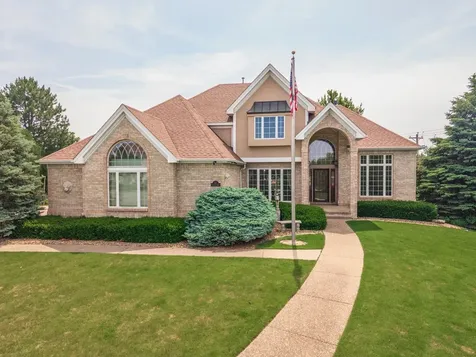 17 Smokey Court Bloomington IL 61704