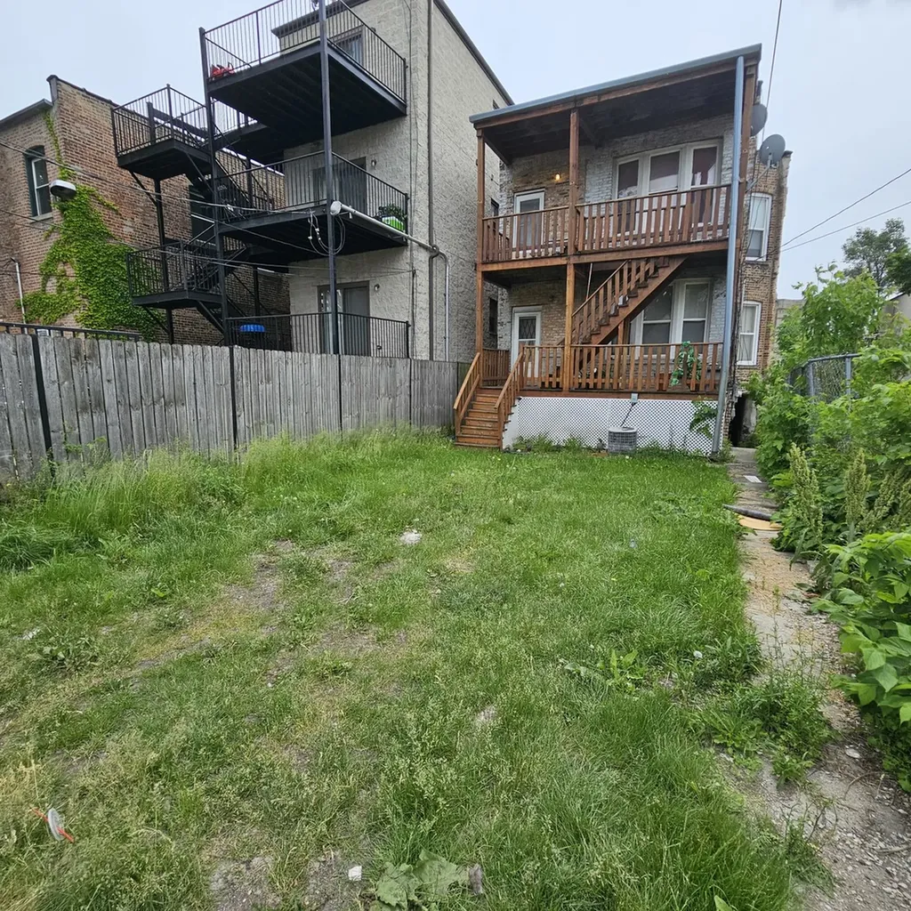 4008 West Wilcox Street Chicago IL 60624