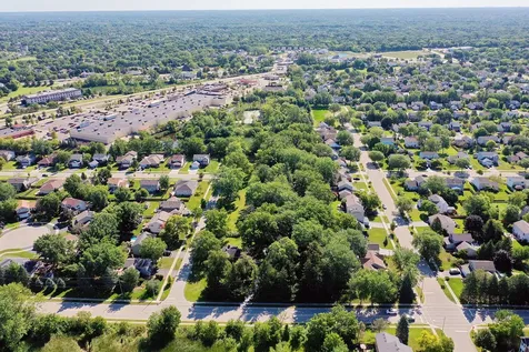 21763 North Deerpath Road Lake Zurich IL 60047
