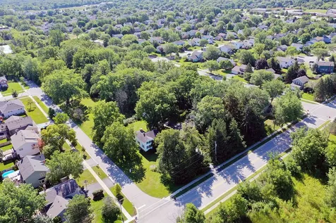 21763 North Deerpath Road Lake Zurich IL 60047