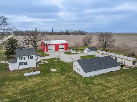 1565-B West 9000 North Road Manteno IL 60950