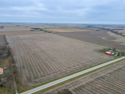 1565-B West 9000 North Road Manteno IL 60950