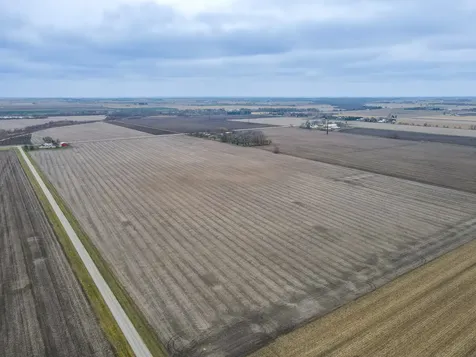1565-B West 9000 North Road Manteno IL 60950