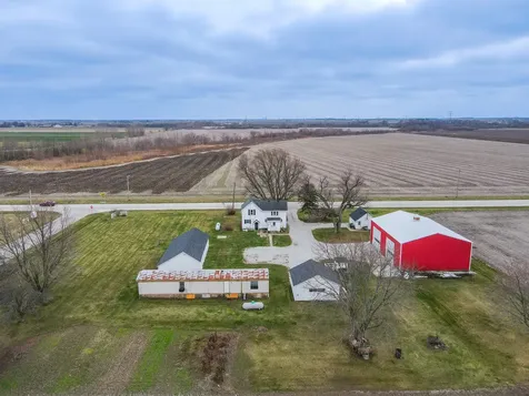 1565-B West 9000 North Road Manteno IL 60950