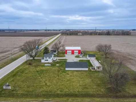 1565-B West 9000 North Road Manteno IL 60950